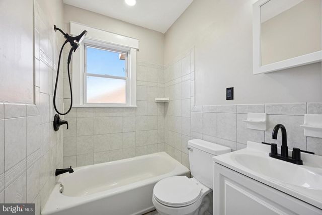 355 HOLMES RD, Holmes, PA 19043