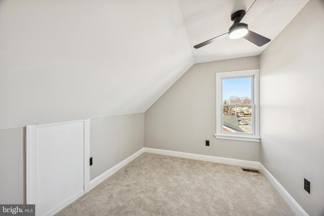 355 HOLMES RD, Holmes, PA 19043