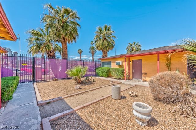 220 North 10th Street 7, Las Vegas, NV 89101