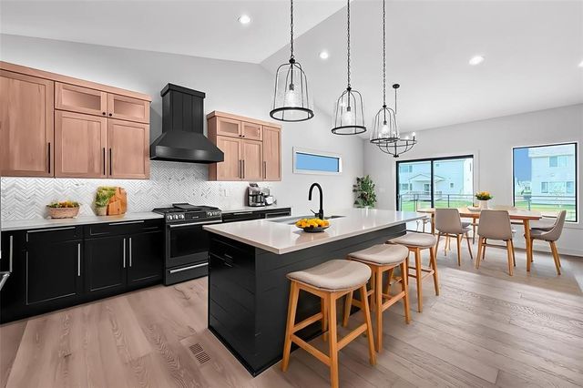 140 NW Crabtree Lane, Waukee, IA 50263