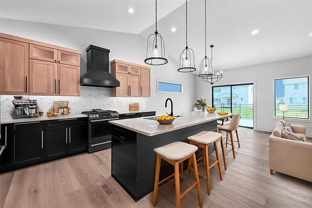 140 NW Crabtree Lane, Waukee, IA 50263