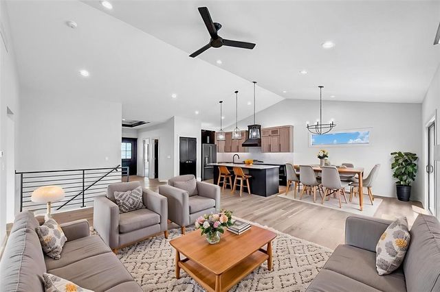 140 NW Crabtree Lane, Waukee, IA 50263