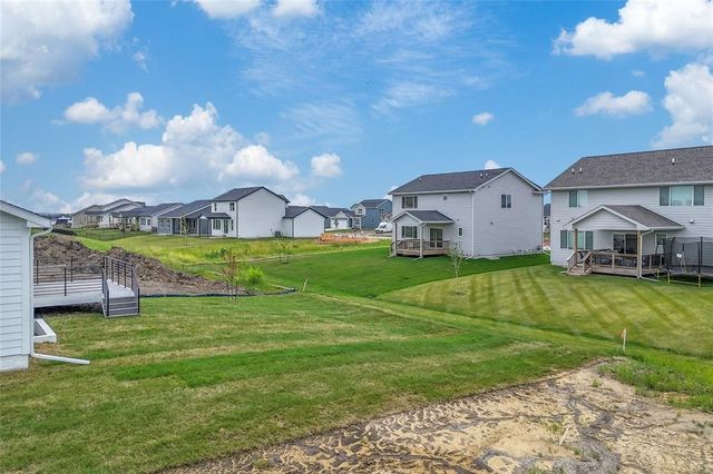 140 NW Crabtree Lane, Waukee, IA 50263