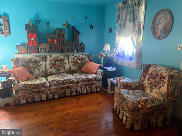 90 CHERRY ALY, Stevens, PA 17578