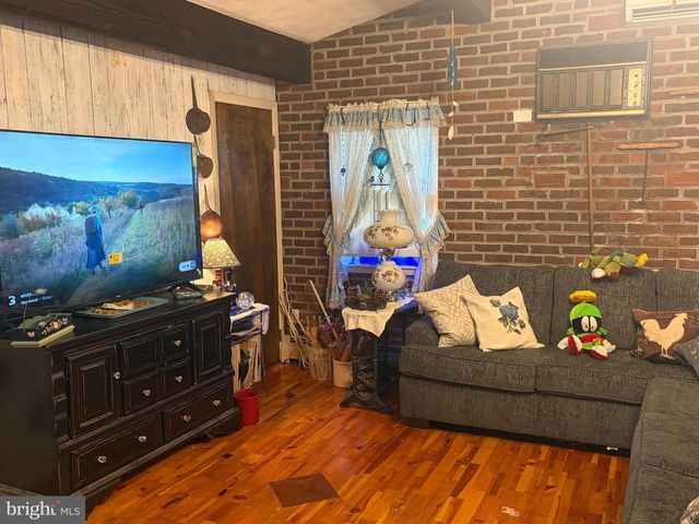 90 CHERRY ALY, Stevens, PA 17578