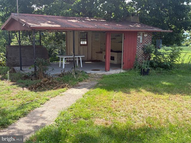 90 CHERRY ALY, Stevens, PA 17578