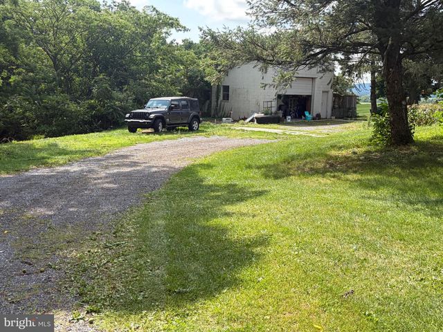 90 CHERRY ALY, Stevens, PA 17578