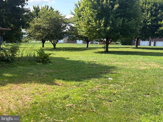 90 CHERRY ALY, Stevens, PA 17578