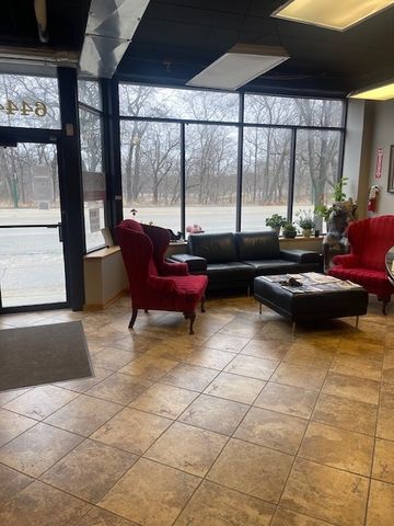 6444 N Milwaukee Avenue, Chicago, IL 60631