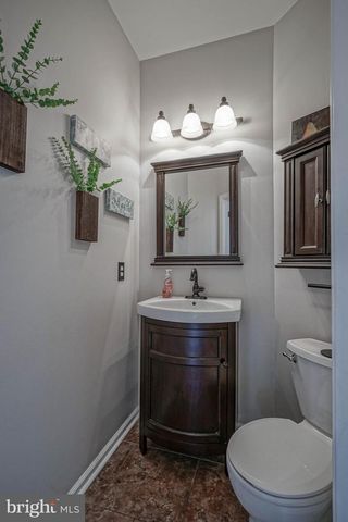 118 DELAWARE XING, Swedesboro, NJ 08085