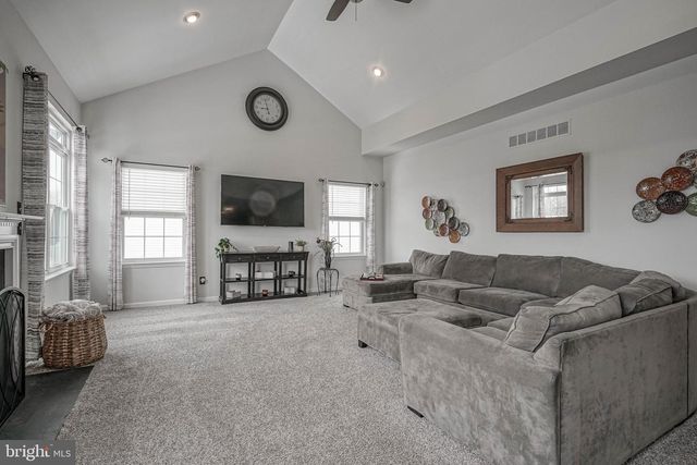 118 DELAWARE XING, Swedesboro, NJ 08085