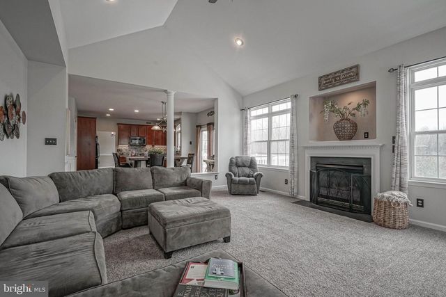 118 DELAWARE XING, Swedesboro, NJ 08085