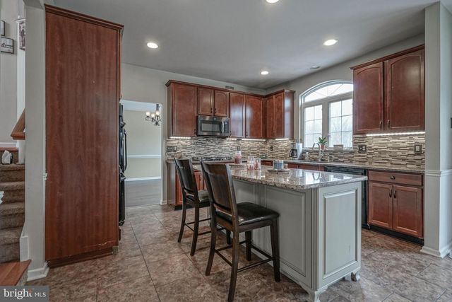 118 DELAWARE XING, Swedesboro, NJ 08085