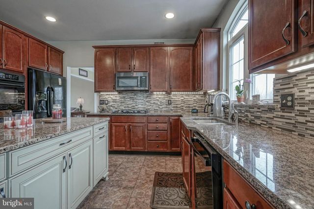 118 DELAWARE XING, Swedesboro, NJ 08085