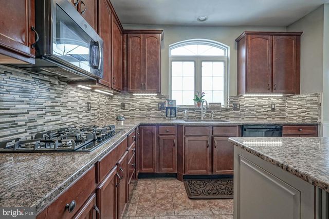 118 DELAWARE XING, Swedesboro, NJ 08085