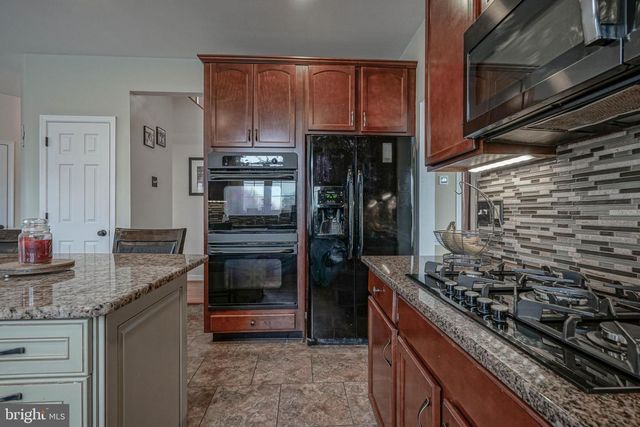 118 DELAWARE XING, Swedesboro, NJ 08085