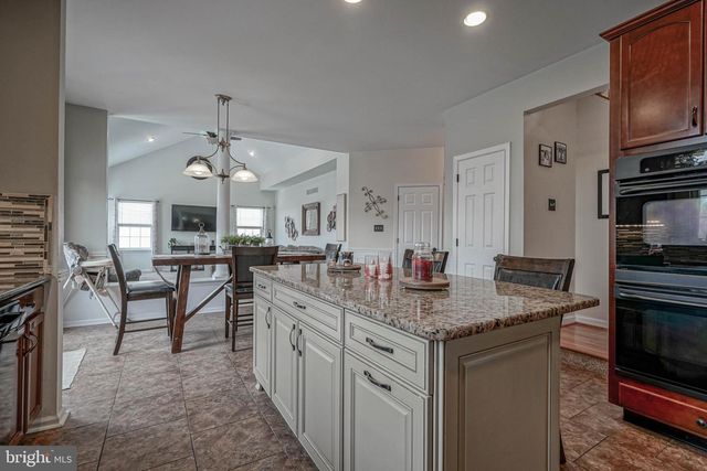 118 DELAWARE XING, Swedesboro, NJ 08085