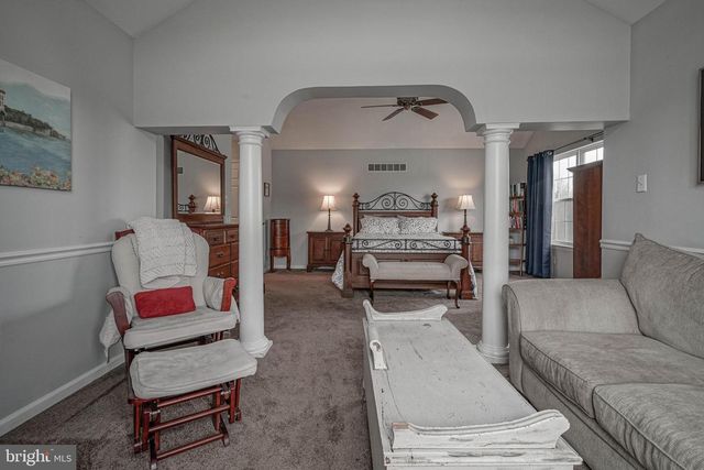 118 DELAWARE XING, Swedesboro, NJ 08085