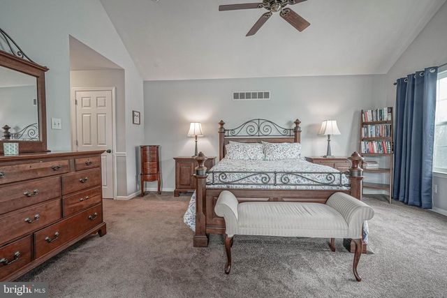 118 DELAWARE XING, Swedesboro, NJ 08085