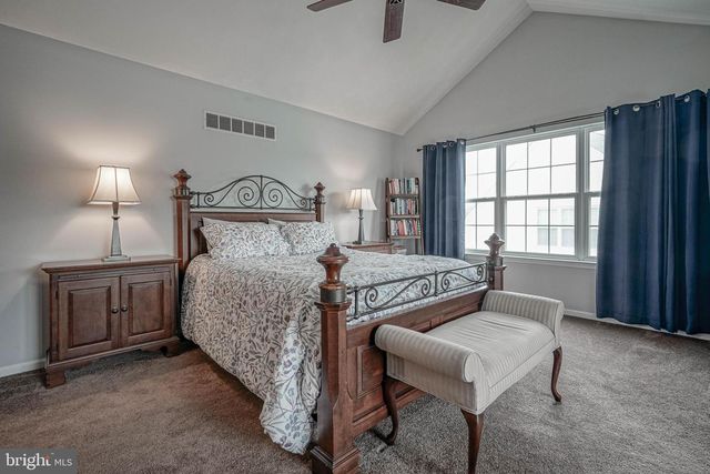 118 DELAWARE XING, Swedesboro, NJ 08085