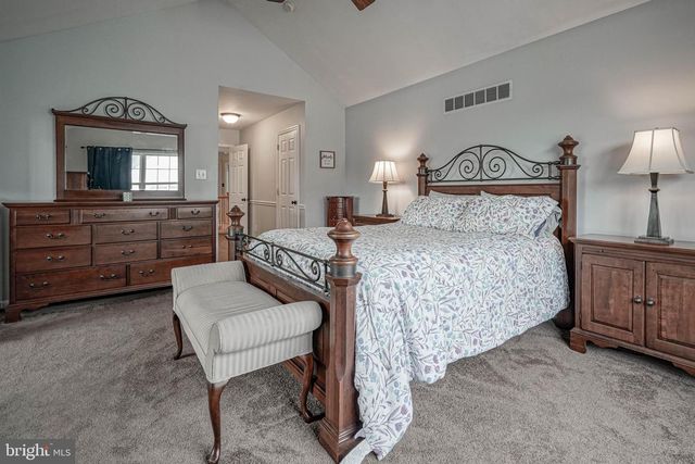 118 DELAWARE XING, Swedesboro, NJ 08085