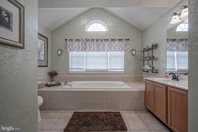 118 DELAWARE XING, Swedesboro, NJ 08085