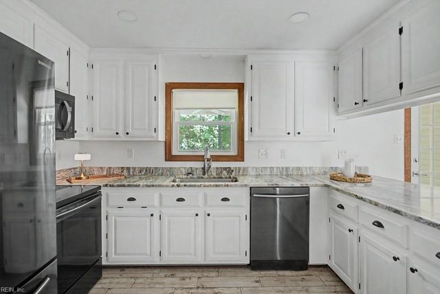6495 Glenside Court CT, Gloucester, VA 23061