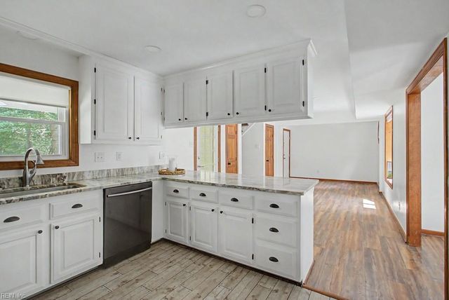 6495 Glenside Court CT, Gloucester, VA 23061