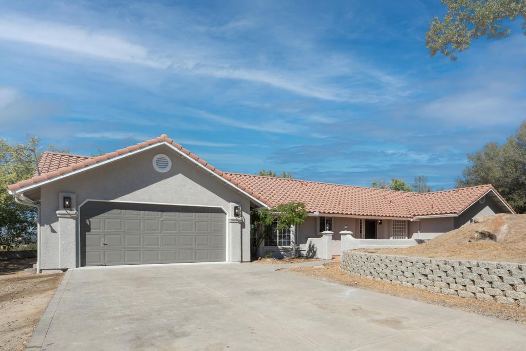 Image 1 of property listing at 28684 Copper Creek Drive, Coarsegold, CA 93614