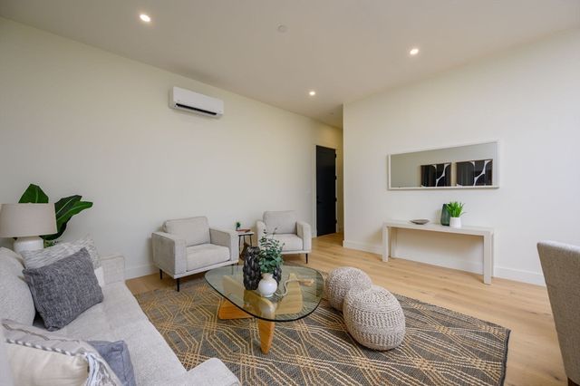 21 Tanglewood Road 1, Boston, MA 02124