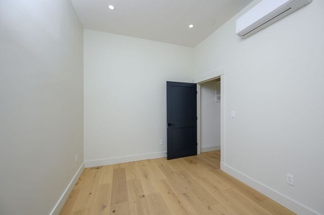 21 Tanglewood Road 1, Boston, MA 02124