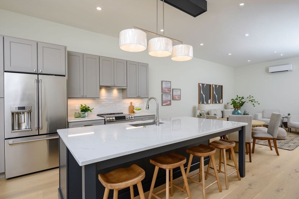 21 Tanglewood Road 1, Boston, MA 02124