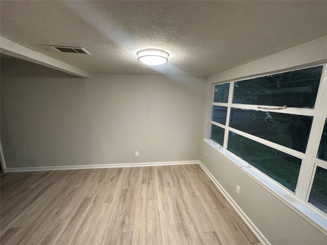 2908 Binyon Street, Fort Worth, TX 76133