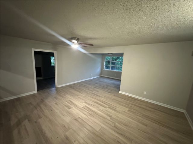 2908 Binyon Street, Fort Worth, TX 76133