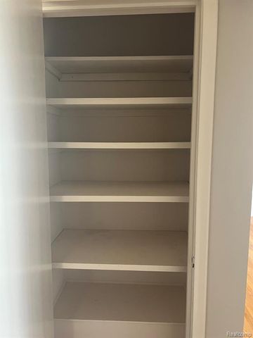 49633 Hayes Road, Shelby Twp, MI 48315