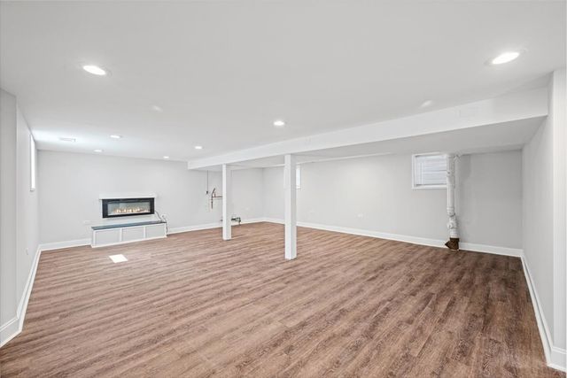 135 S 19th Avenue, Maywood, IL 60153