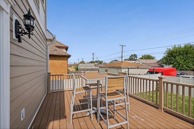 135 S 19th Avenue, Maywood, IL 60153