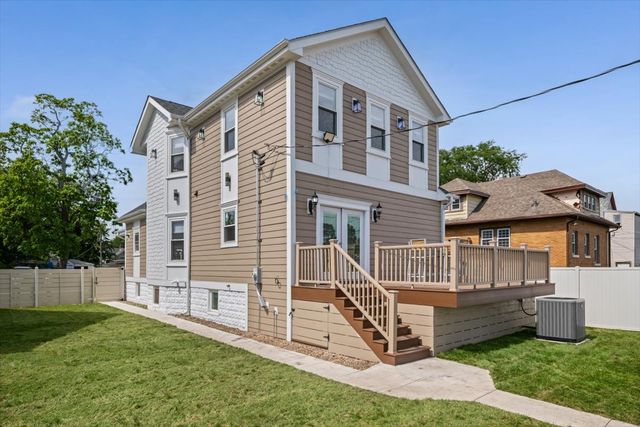 135 S 19th Avenue, Maywood, IL 60153