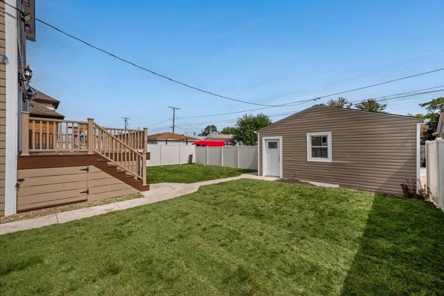 135 S 19th Avenue, Maywood, IL 60153