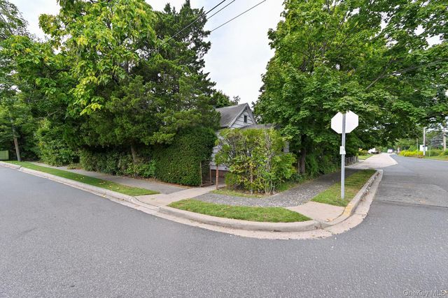 41 Porter Street, Elmont, NY 11003