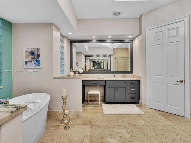 3849 Gulfstream Way, Davie, FL 33328