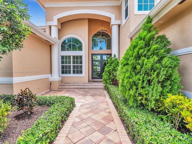 3849 Gulfstream Way, Davie, FL 33328