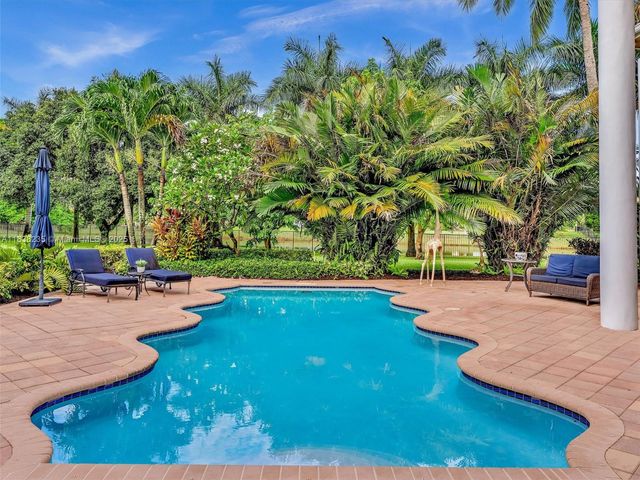3849 Gulfstream Way, Davie, FL 33328