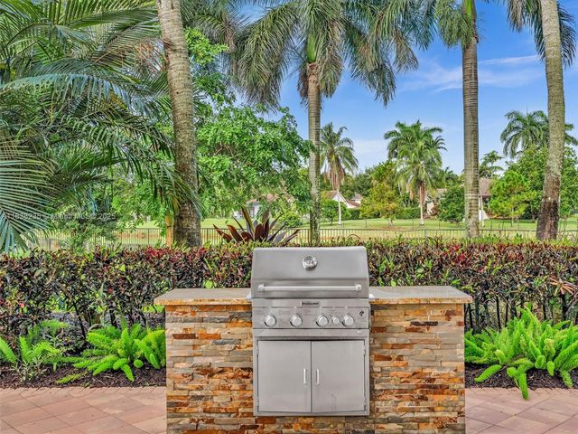 3849 Gulfstream Way, Davie, FL 33328