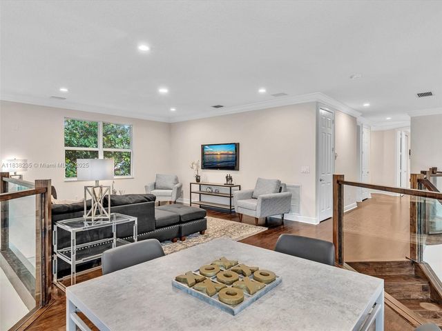 3849 Gulfstream Way, Davie, FL 33328