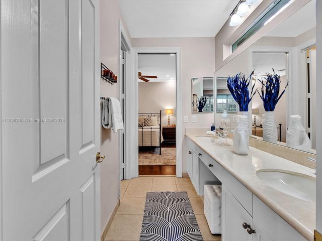 3849 Gulfstream Way, Davie, FL 33328