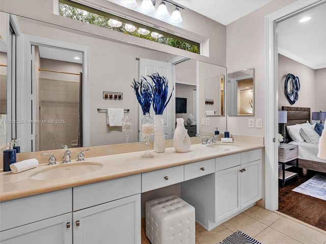 3849 Gulfstream Way, Davie, FL 33328