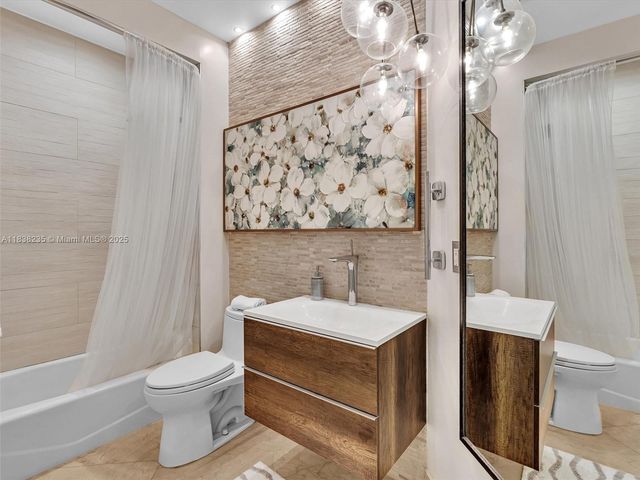 3849 Gulfstream Way, Davie, FL 33328