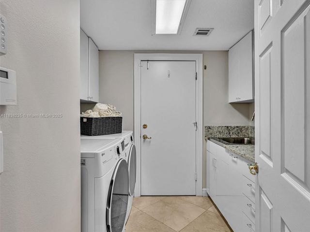 3849 Gulfstream Way, Davie, FL 33328