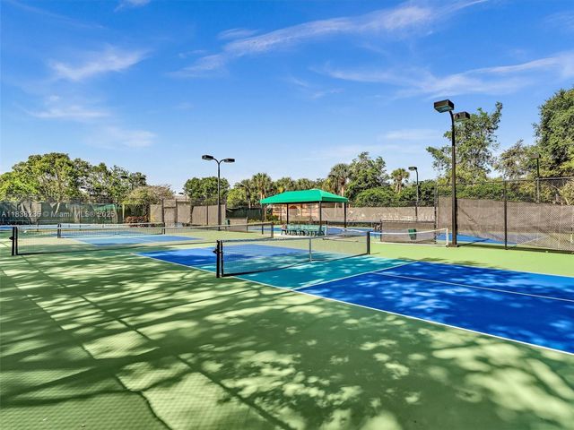 3849 Gulfstream Way, Davie, FL 33328